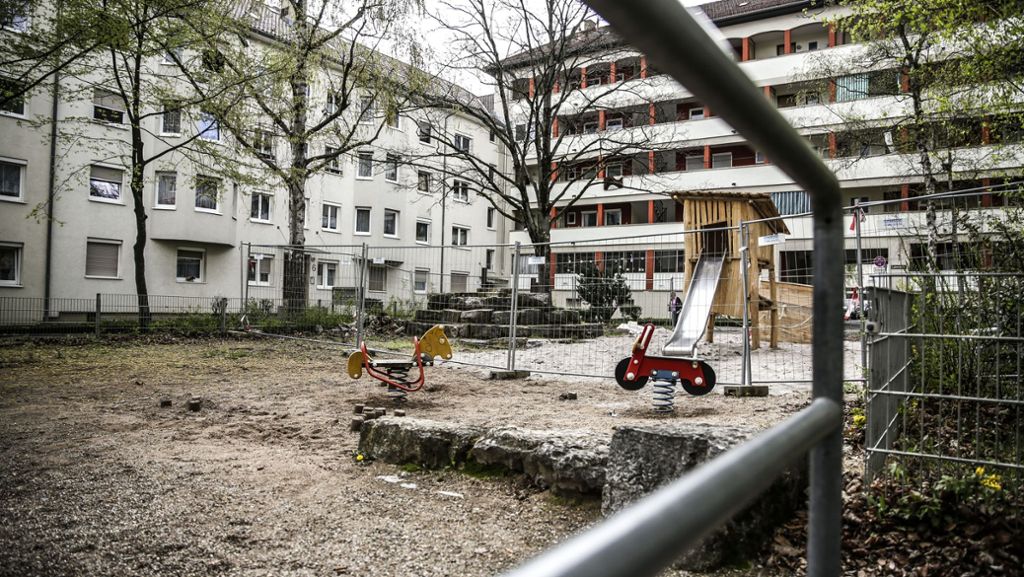 Blaulicht aus Stuttgart: Vor Kindern auf Spielplatz onaniert