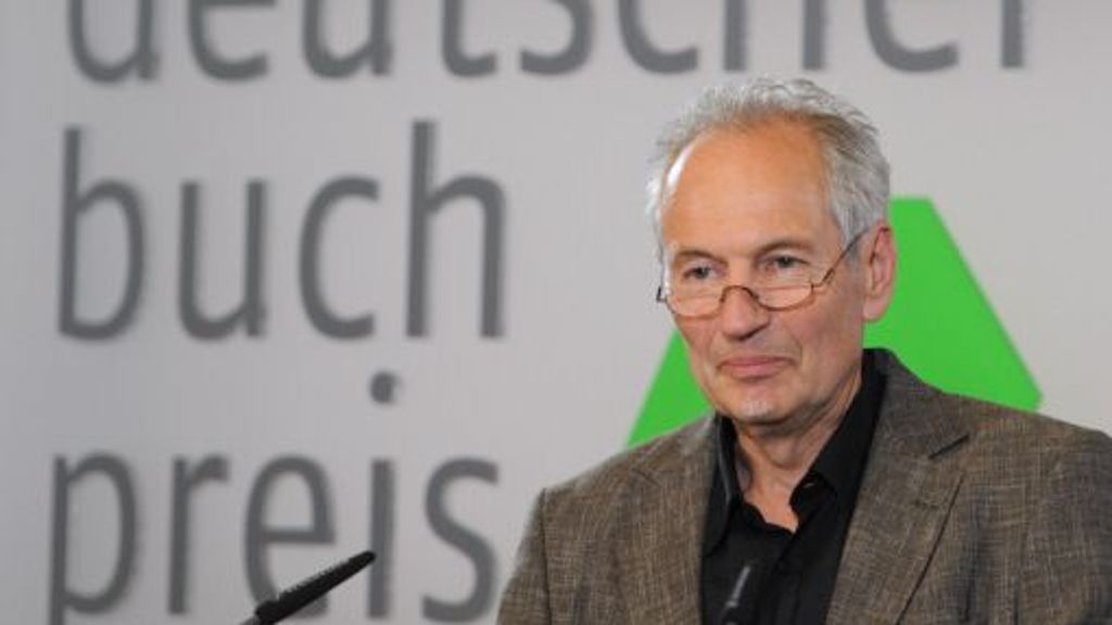  Eugen Ruges mit dem Deutschen Buchpreis ausgezeichneter Roman „In Zeiten des abnehmenden Lichts“ ist eine Familiensaga aus der DDR.   