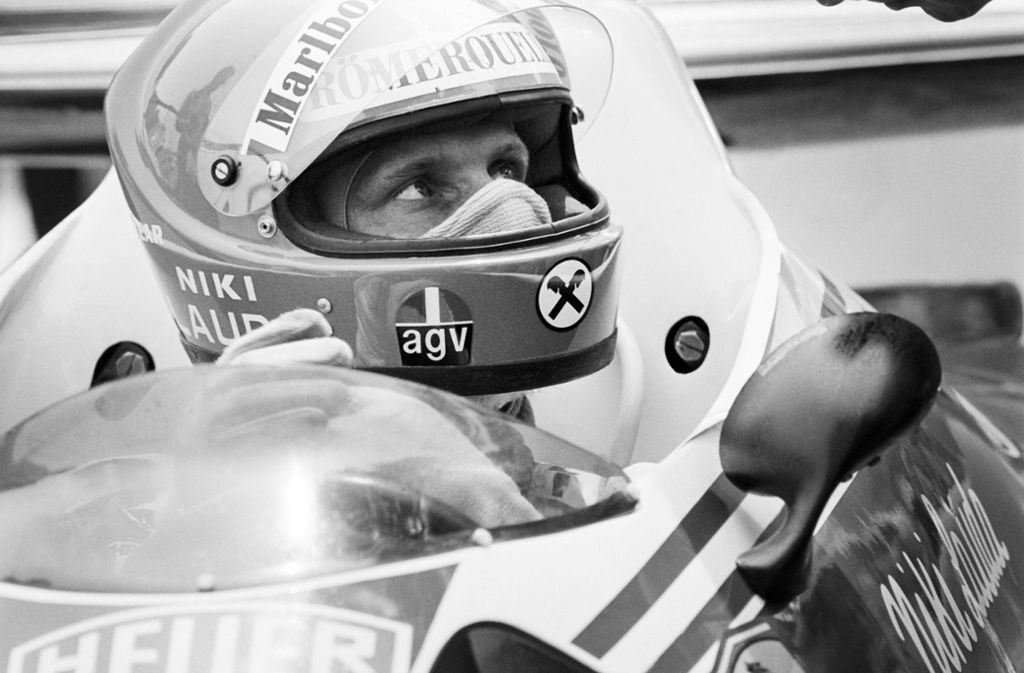 Als Formel-1-Pilot feierte Lauda dreimal den Weltmeistertitel in den Jahren 1975, 1977 und 1984.