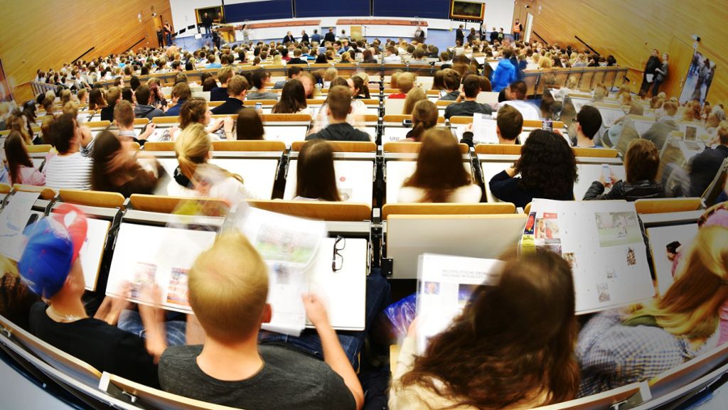 Universitäten Stuttgart und Heidelberg: Zu  hohe Zulagen auch für etliche  Mitarbeiter