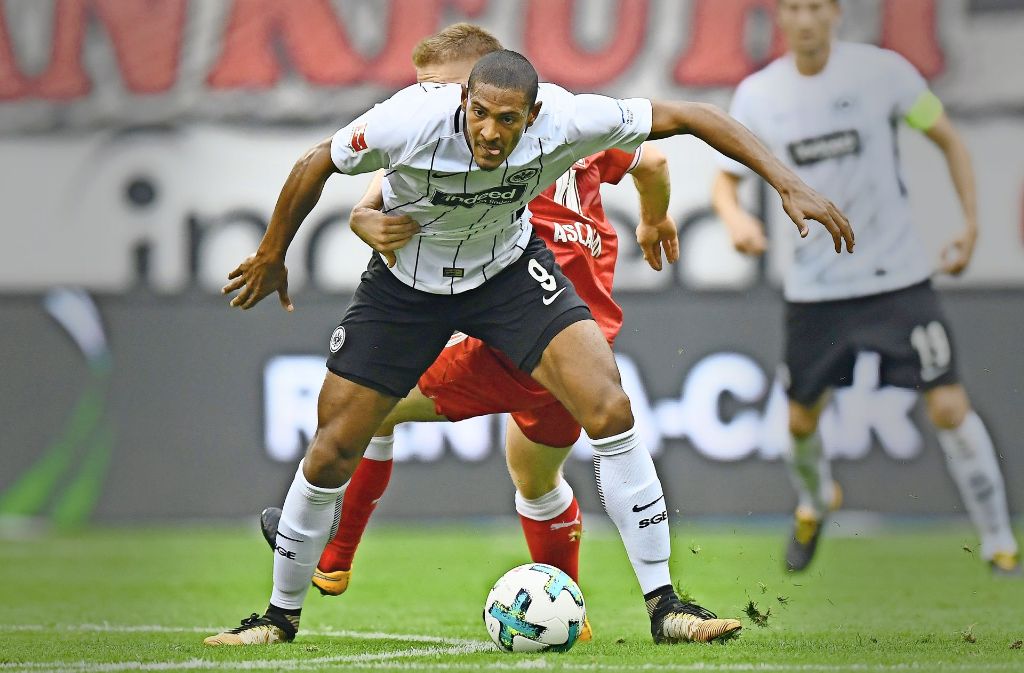 Sébastien Haller versetzt dem VfB den Todesstoß beim 1:2 in Frankfurt.