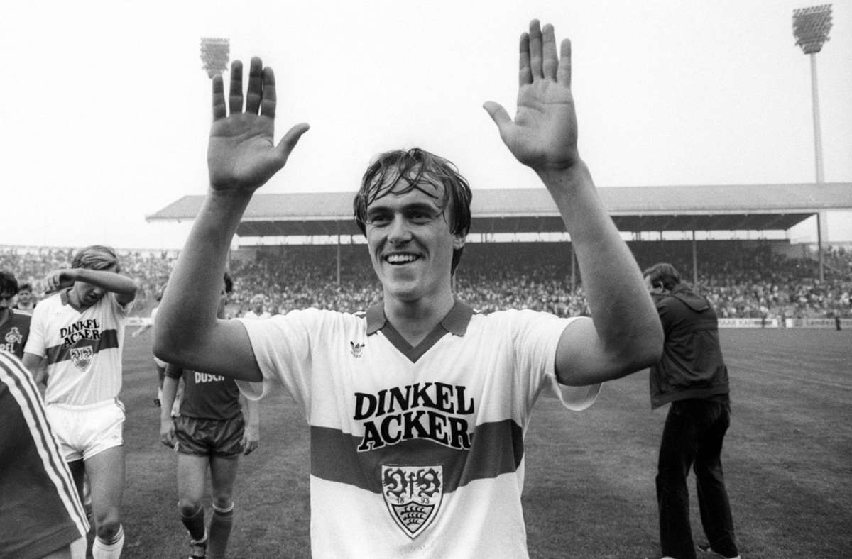 „Dinkelacker“ stand ganze vier Jahre auf dem Trikot des VfB. In der Saison 83/84 wurde der VfB Deutscher Meister.