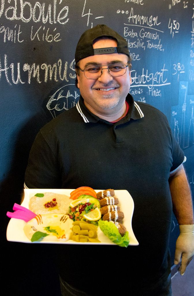 Abdulrhman Hussein (45) hatte in Syrien drei Restaurants. Sein Traum ist es, in Deutschland sein eigenes Lokal zu eröffnen.