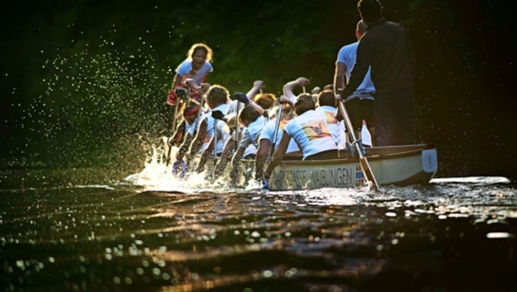 Drachenbootrennen auf der Rems: Im Takt der Trommeln