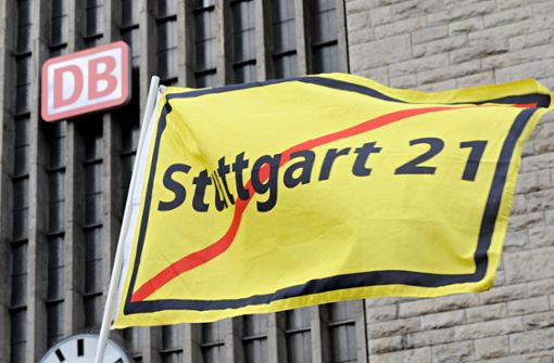 Demonstration gegen das S-21-Urteil in Stuttgart Foto: dpa