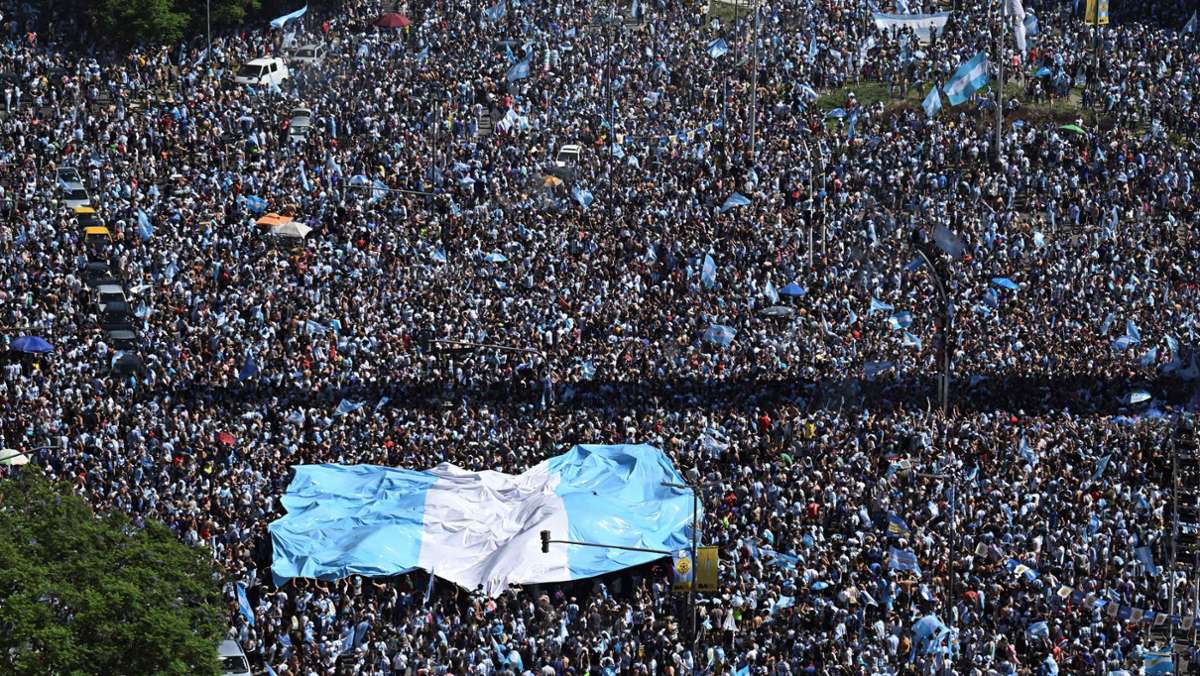 Argentinien gewinnt Fußball-WM: Straßen verstopft – Buenos Aires im WM-Fieber