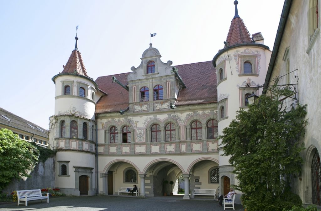 Konstanz: Das Zunfthaus der Leinweber ist im Jahr 1594 zur Stadtkanzlei umgebaut worden. Insgesamt besteht das Rathaus aus sieben Gebäuden.