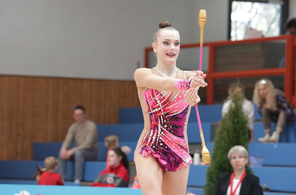 Margarita Kolosov beeindruckt beim Heimturnier in der Sporthalle in Schmiden das Publikum.
