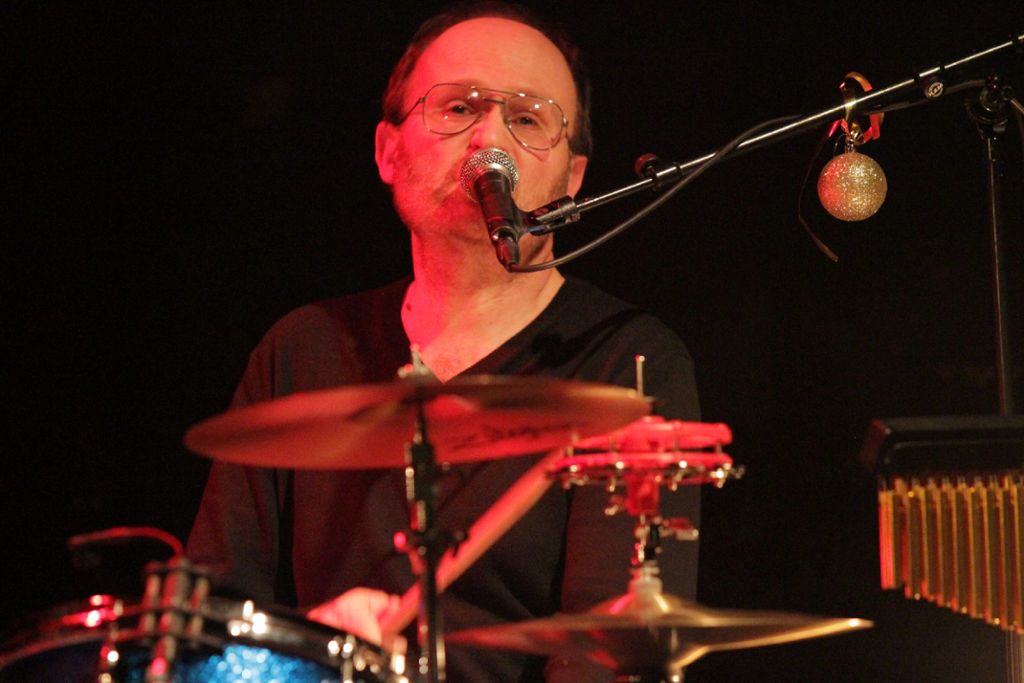 Schlagzeuger Christian Wübben drischt seine Trommeln nicht allzu arg.