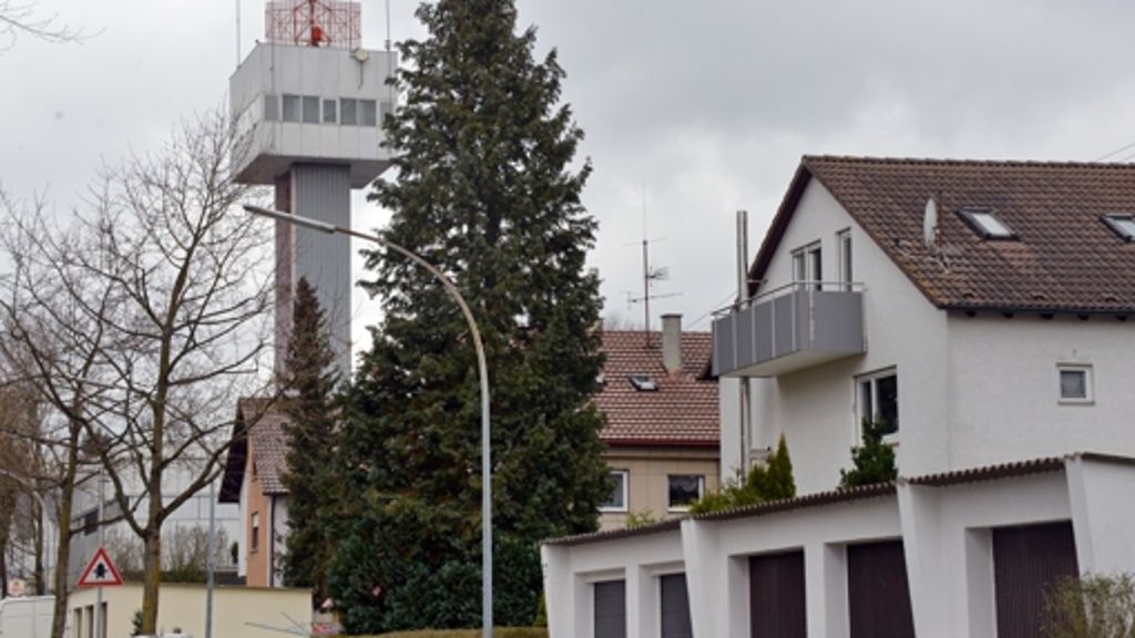  Eine Bürgerinitiative in Stetten wehrt sich gegen die Verlegung des Radarturms. Die Verwaltungsspitze der Stadt L.-E. rechnet nicht vor Herbst mit einer Entscheidung. 