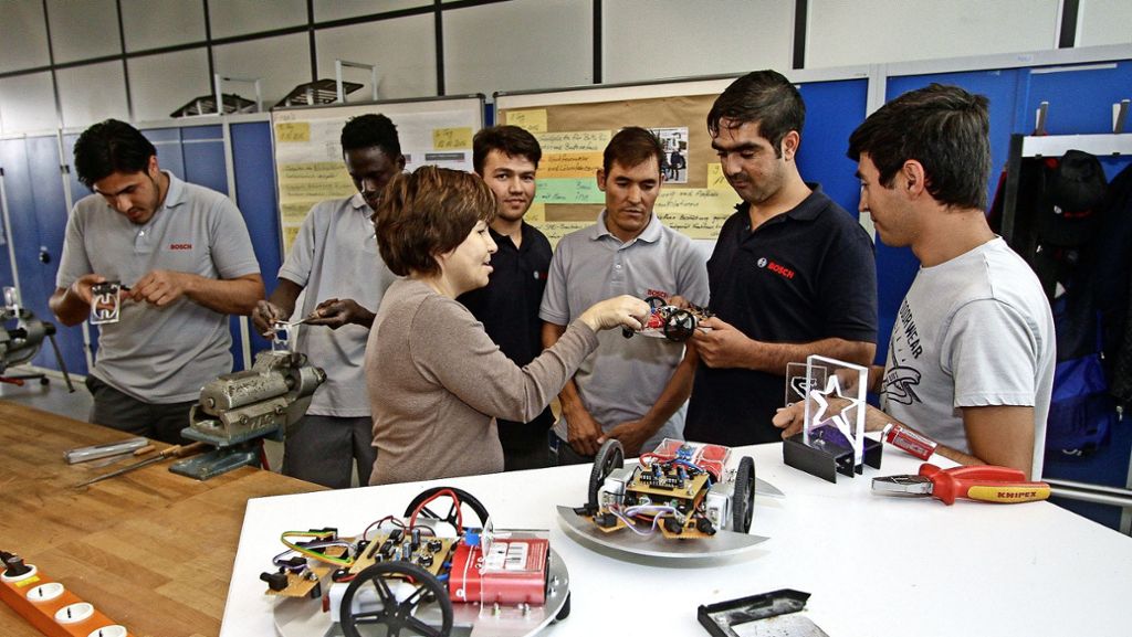 LAurA-Praktikanten bei Bosch in Schwieberdingen: In sechs Wochen zum eigenen Mini-Roboter