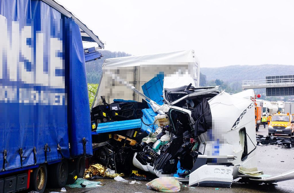 Am Mittwoch ist es auf der A8 bei Gruibingen zu einem schweren Unfall gekommen.