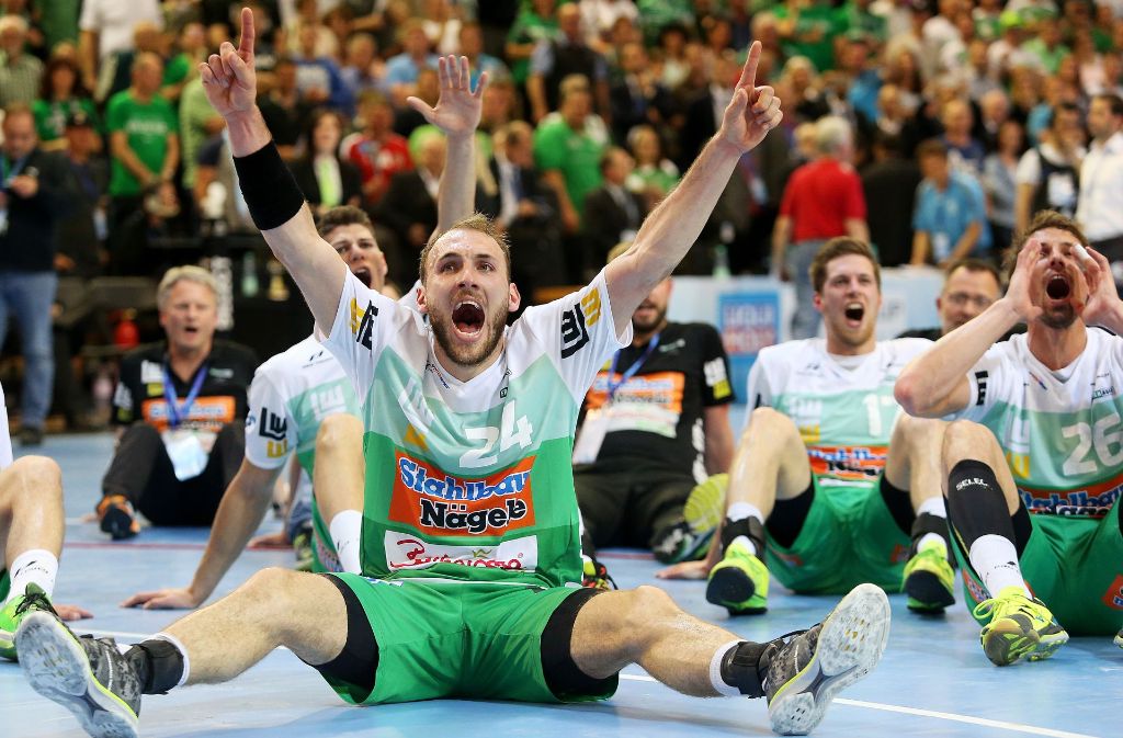 Großer Jubel nach dem EHF-Pokal-Sieg: Marcel Schiller und die Handballer von Frisch Auf Göppingen. Foto: Baumann