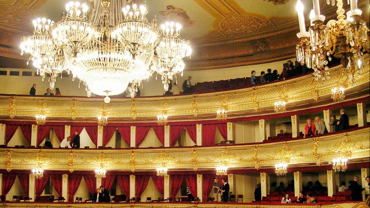  Bei einer Vorstellung im weltberühmten Bolschoi in Moskau ist es am Samstagabend zu einem tödlichen Unglück auf der Bühne gekommen. Die Polizei hat die Ermittlungen aufgenommen. 