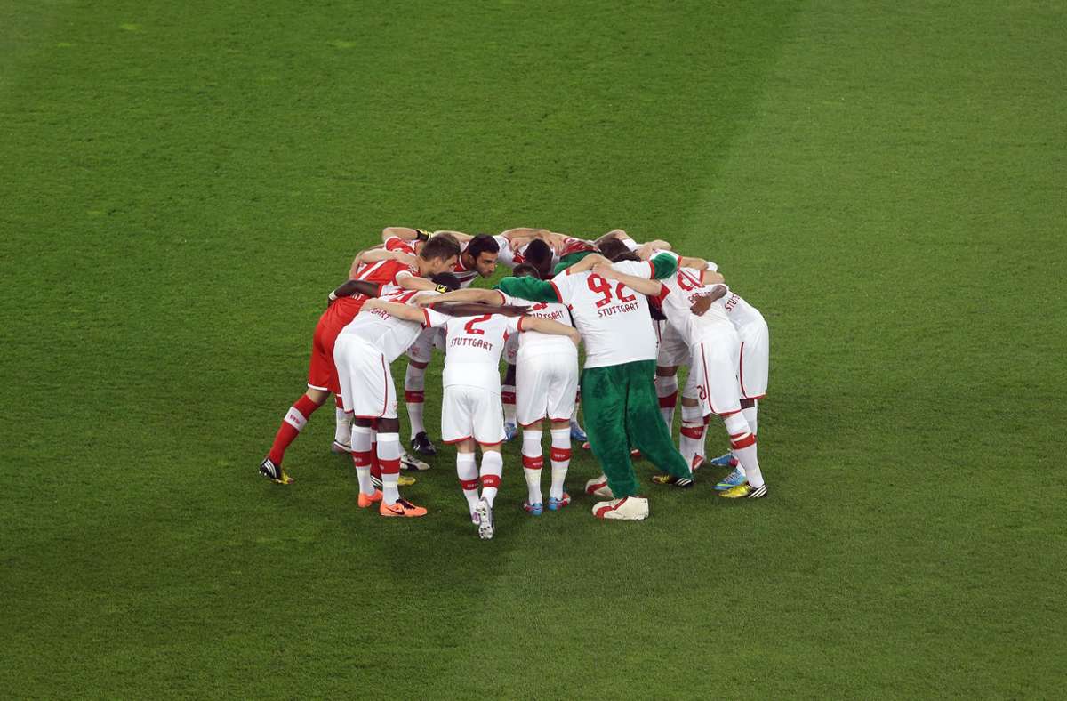 Die VfB-Mannschaft schwört sich vor dem Pokal-Halbfinale gegen den SC Freiburg ein.