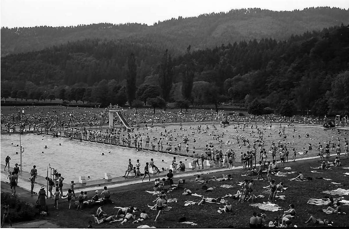 Im Freiburger Strandbad wird schon seit 1934 geplanscht und gesonnt.