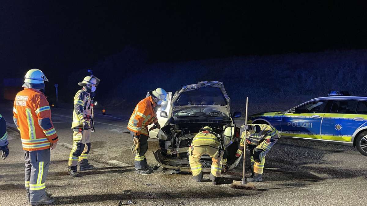 Ditzingen: Autos stoßen zusammen - Zwei Leichtverletzte