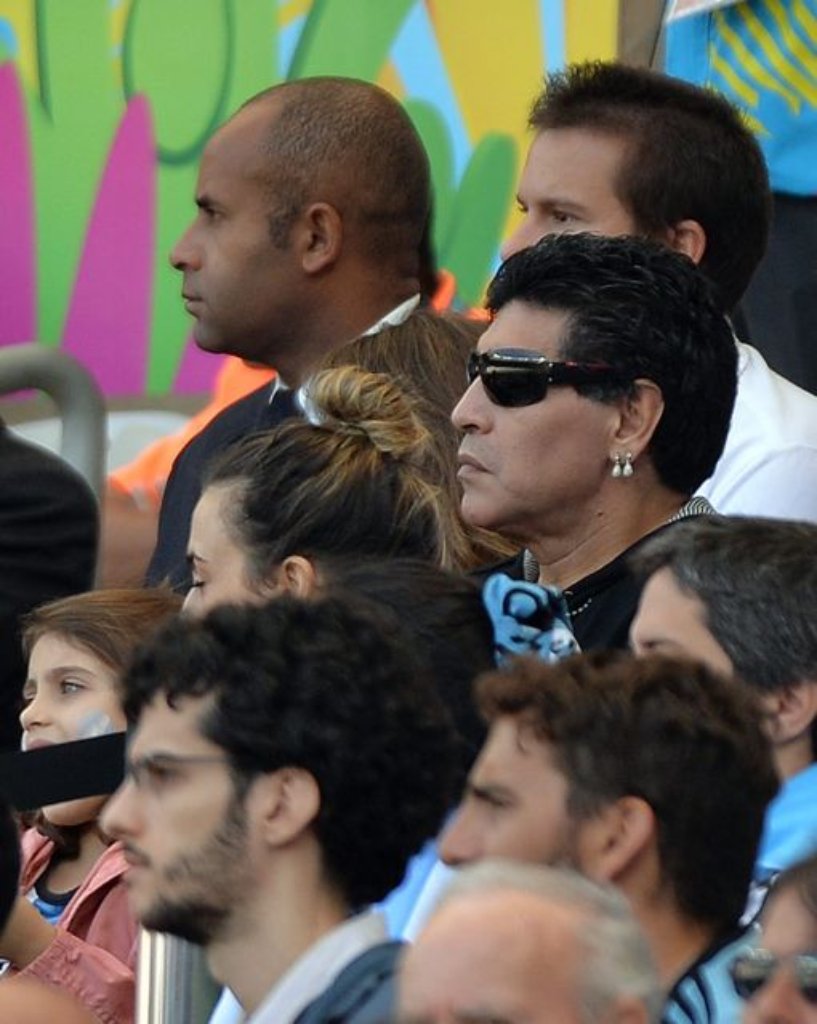Auch Argentiniens Fußball-Idol Diego Maradona verfolgte das Spiel zwischen Argentinien und Iran.