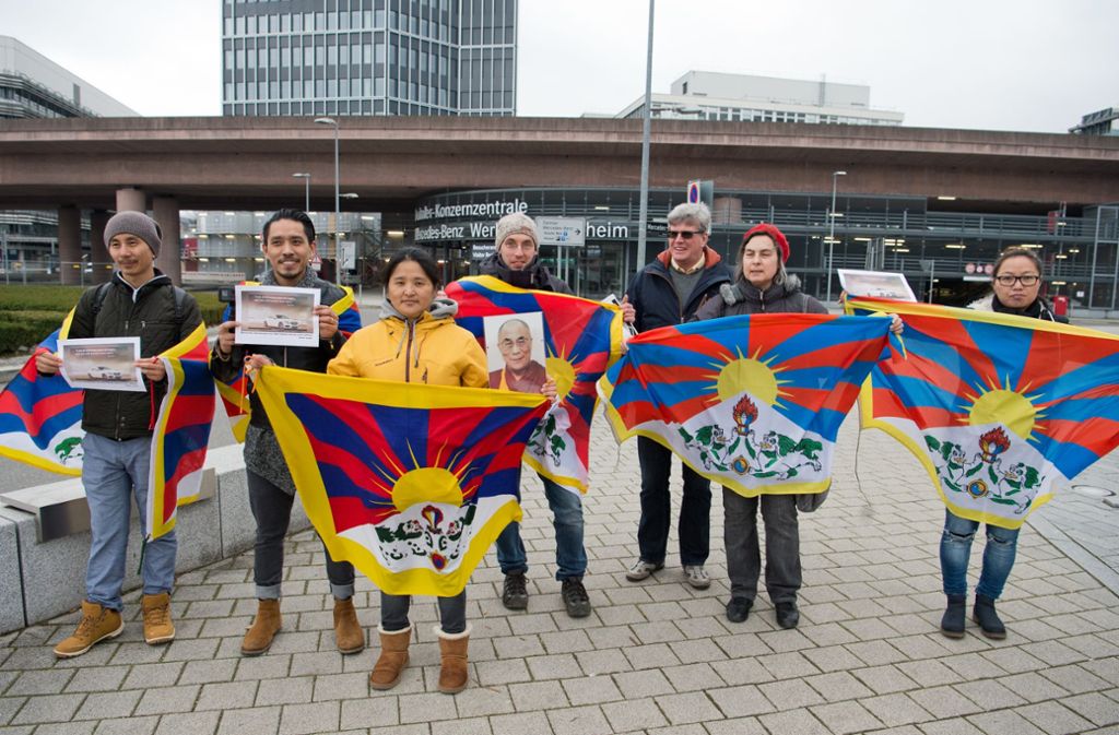 Einige Demonstranten aus Tibet fühlen sich auch in Deutschland nicht frei.
