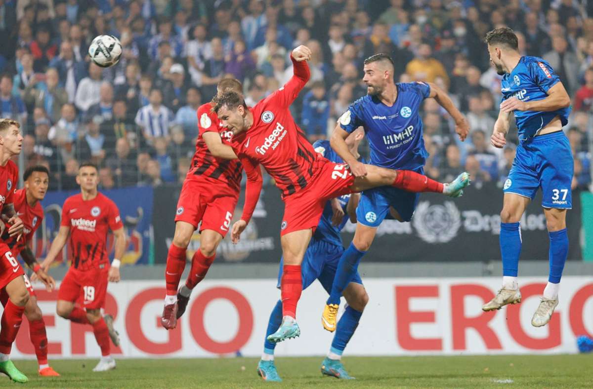 Im DFB-Pokal-Zweitrundenspiel gegen Eintracht Frankfurt am 18. Oktober verloren die Kickers zwar mit 0:2, gewannen aber viele Sympathien.