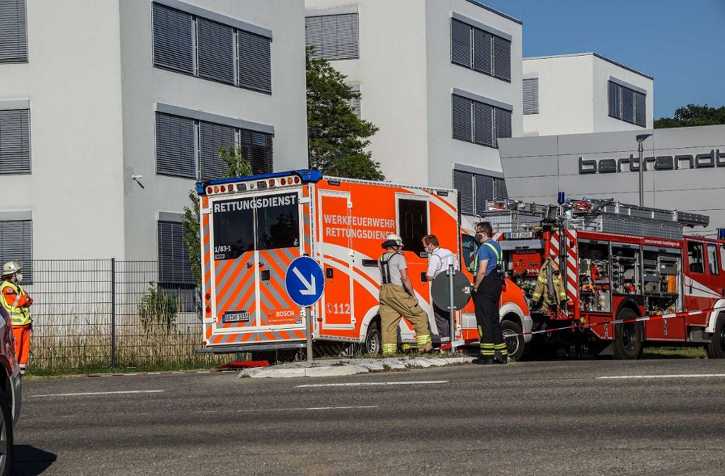 Wegen ausgetretener Säure ist bei einem Autozulieferer in Ehningen ein enormer Schaden entstanden.