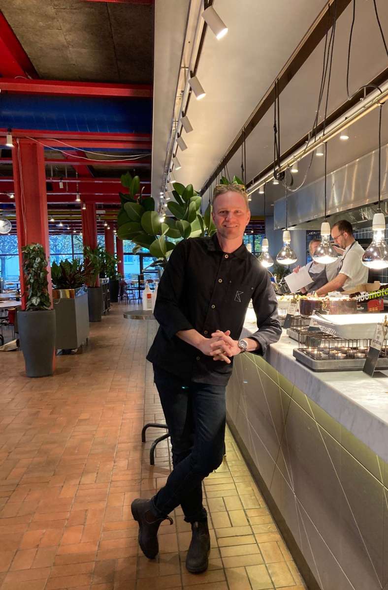Jens Dolk vom Restaurant K-Märkt kämpft auf seine Art gegen Lebensmittelverschwendung: Er bietet Speisen als Büffet an, und die Gäste bezahlen nach Gewicht des Tellers.
