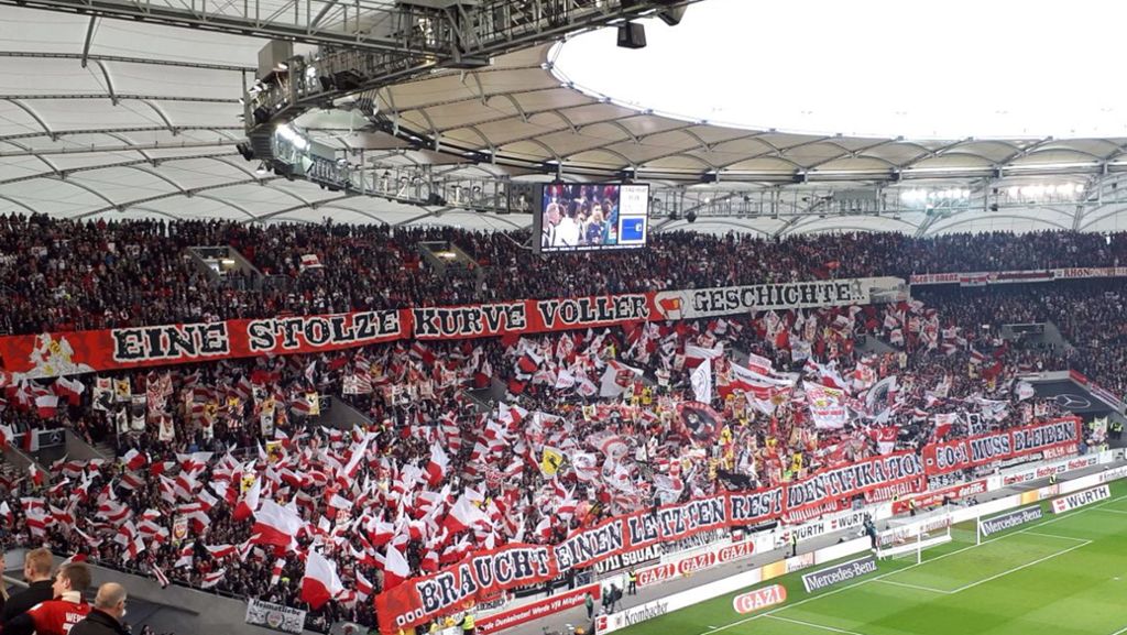 VfB Stuttgart: Cannstatter Kurve mit imposanter Choreo
