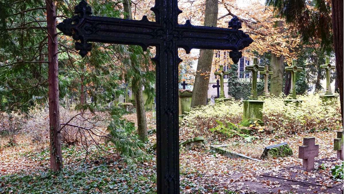  Der Gemeinderat in Ludwigsburg spricht sich im ersten Schritt gegen eine Erhöhung der Bestattungsgebühren aus – auch weil die Beerdigung von Kindern mehr kosten würde. 