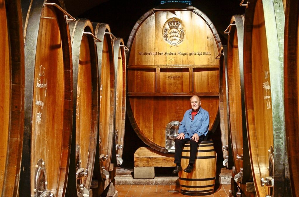 Der Holz- und Weinfassküfer Karl Müller – auch als Rentner noch gefragt