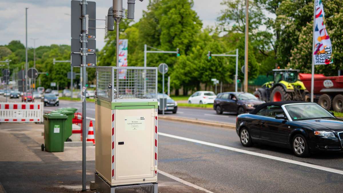  Auch in der Landeshauptstadt sinken die Schmutzwerte von Stickoxid. Bei Fahrverboten für ältere Diesel bleibt es – trotz Protesten der FDP. 