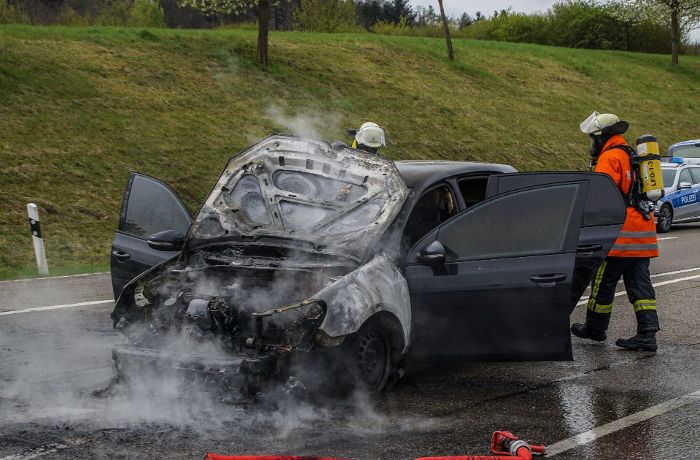 VW-Golf brennt fast komplett aus