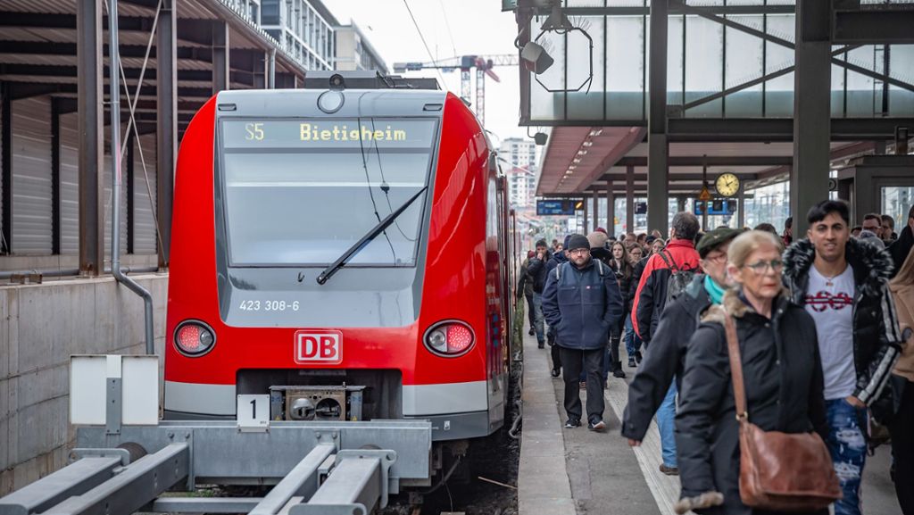 Pendler aufgepasst: S 21 behindert  S-Bahnverkehr