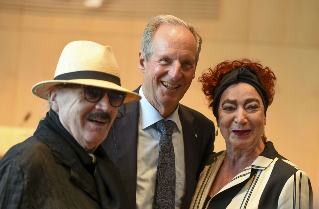 Jubilar Schuster (Mi.) mit Jazzmusiker Wolfgang Dauner und dessen Frau, der Stylistin Randi Bubat