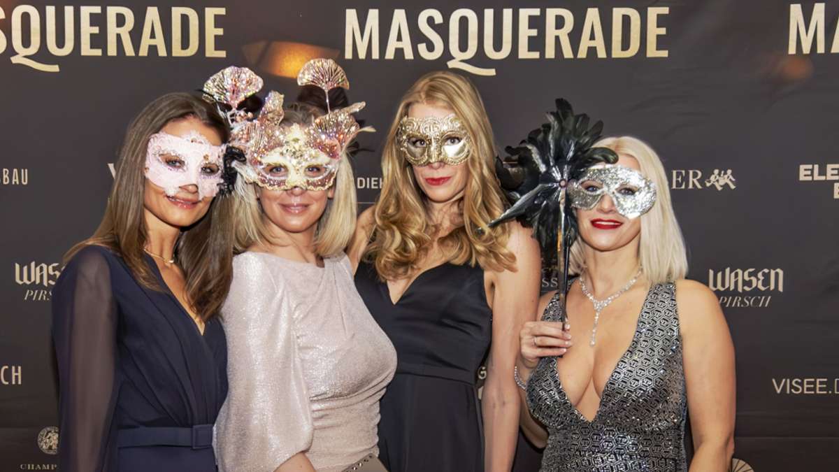 Masquerade  auf Schloss Solitude in Stuttgart: Traut man sich mit Maske beim Feiern mehr?