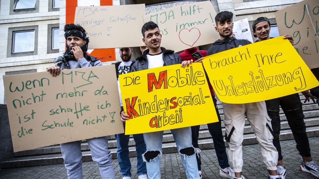 Stuttgart: Jugendliche demonstrieren für Erhalt der Jugendarbeit