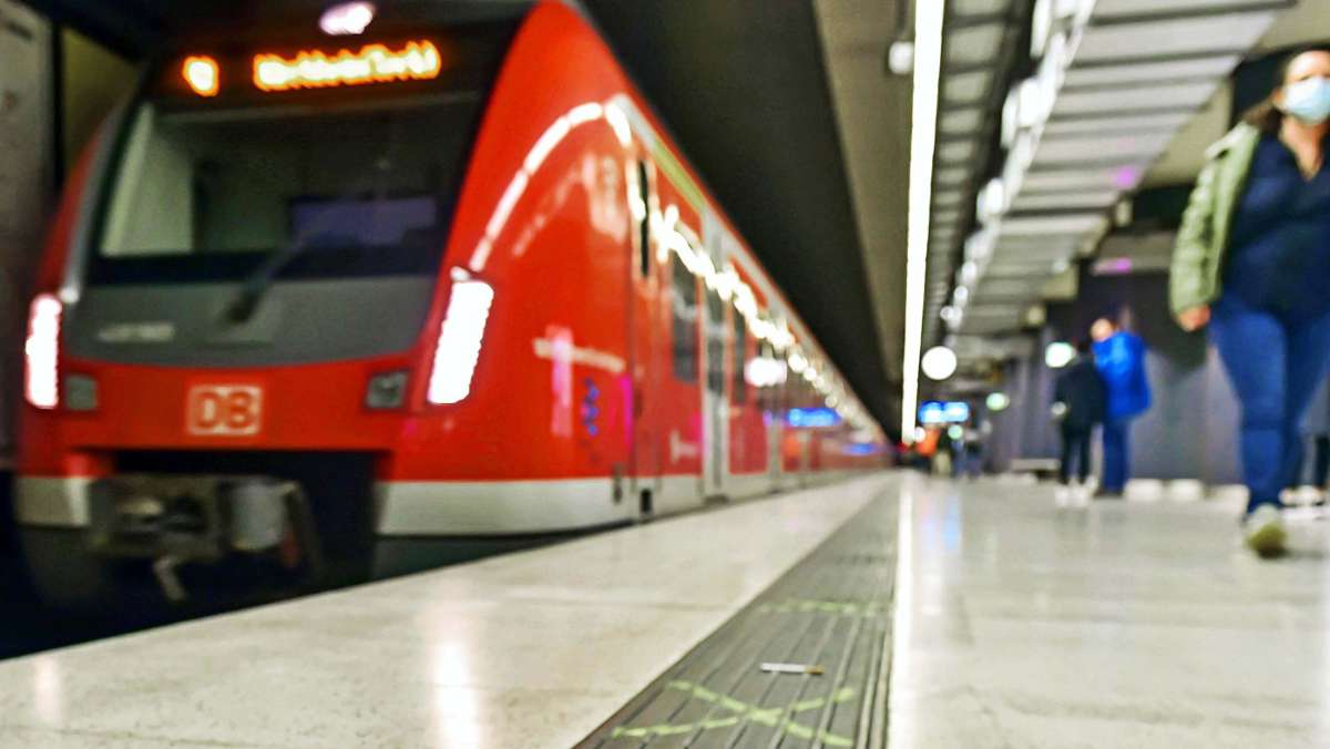 Bedürftige zahlen künftig weniger für Bus und Bahn: Neues Sozialticket ab dem 1. Mai in Stuttgart