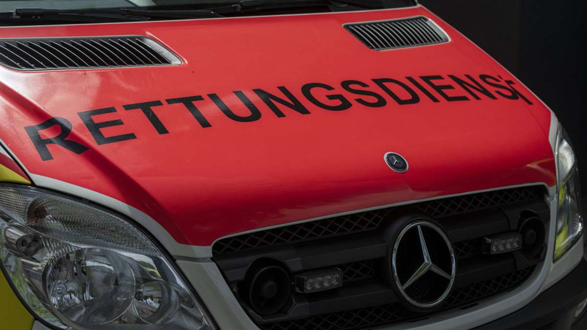 Unfall in Esslingen: 10 000 Euro Schaden und zwei Verletzte