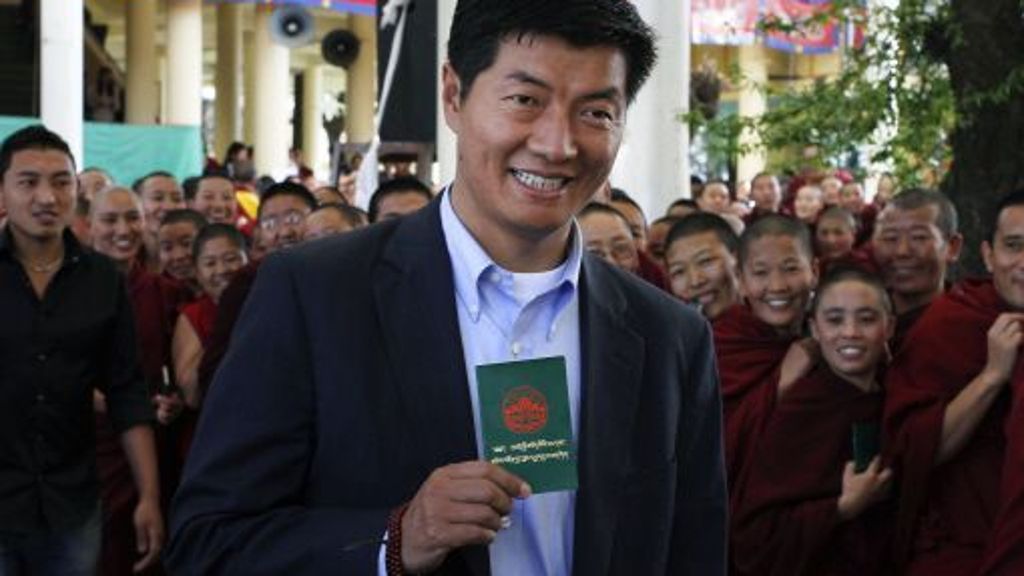  Als Premierminister der Exilregierung soll der Völkerrechtsexperte Lobsang Sangay künftig die politische Nachfolge des Dalai Lama antreten.       