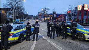 Bundeskanzler Olaf Scholz in Sindelfingen: Liveticker: Scholz in Sindelfingen – Polizei sichert  Straßen ab