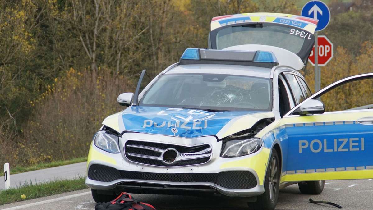 Unfall in Dornstetten im Kreis Freudenstadt: Fußgängerin von Polizeiwagen getötet