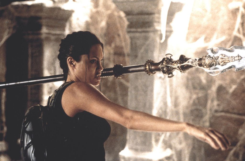 Zum ersten Mal ist Lara Croft von Angelina Jolie auf der Leinwand verkörpert, und zwar 2001 sowie...