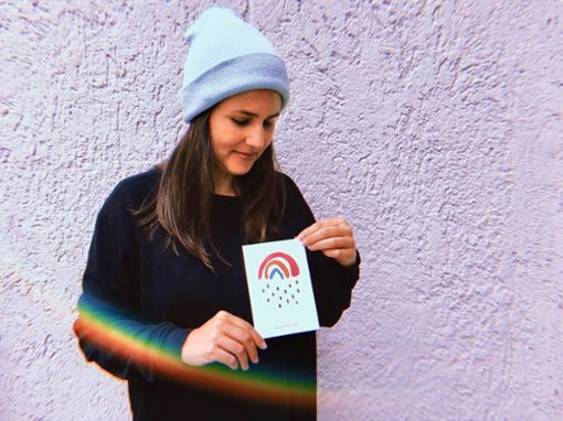 Sarah Gilgien will den Menschen mit dem Kleinen Regenbogen eine Freude, Mut und Hoffnung machen. Denn: Alles wird gut!