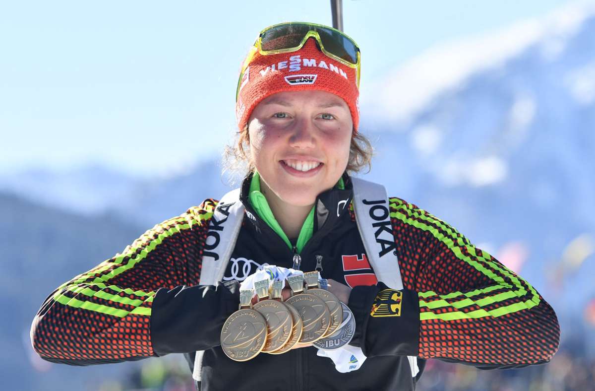 Auf Platz fünf rangiert Laura Dahlmeier, die sich wie Neuner ebenfalls bereits mit 25 Jahren im Frühjahr 2019 aus dem Biathlon-Zirkus verabschiedete. Die Sportlerin aus Garmisch-Partenkirchen besitzt sieben goldene, drei silberne und fünf bronzene WM-Medaillen.