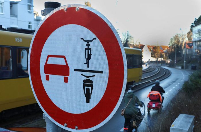 Enge Straße in Kaltental: Stuttgart stellt neues Fahrrad-Überholverbotsschild auf