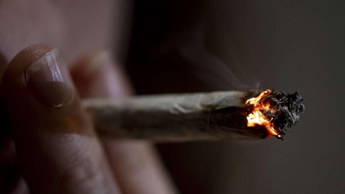 Cannabis-Freigabe: Unions-Innenminister wollen Klage gegen Cannabis-Legalisierung prüfen