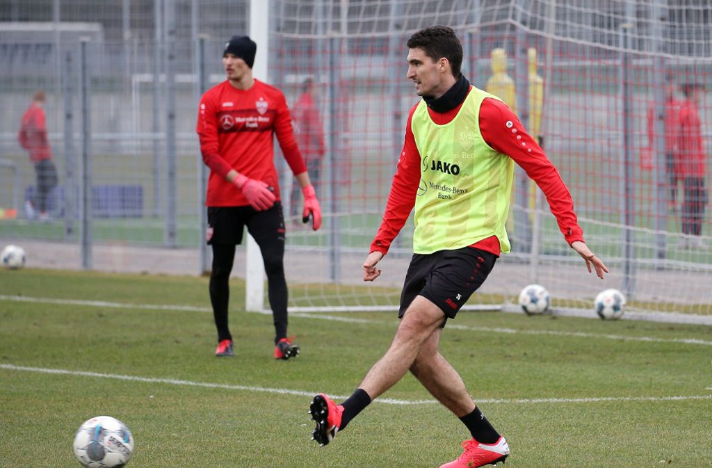 Marcin Kaminski hat sich im Auftaktspiel dieser Saison einen Kreuzbandriss zugezogen. Anfang März stand er schon wieder im VfB-Kader für die Partie gegen Arminia Bielefeld. Nun hat er weitere Wochen Zeit, um zu alter Stärke zurückzufinden.