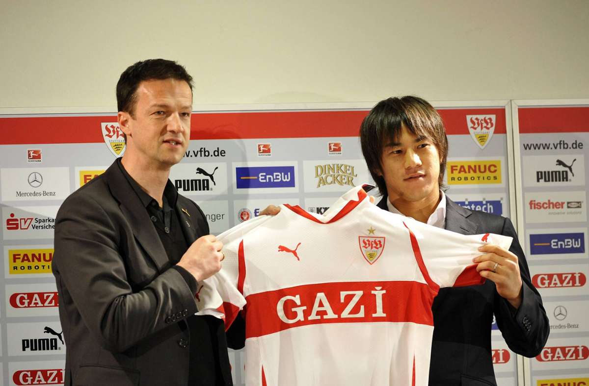2011 verpflichtete der damalige Sportchef Fredi Bobic Shinji Okazaki als ersten Japaner beim VfB Stuttgart. Der Stürmer blieb zwei Jahre, ehe er nach Mainz wechselte. Aktuell spielt Okazaki in St. Truiden in Belgien.