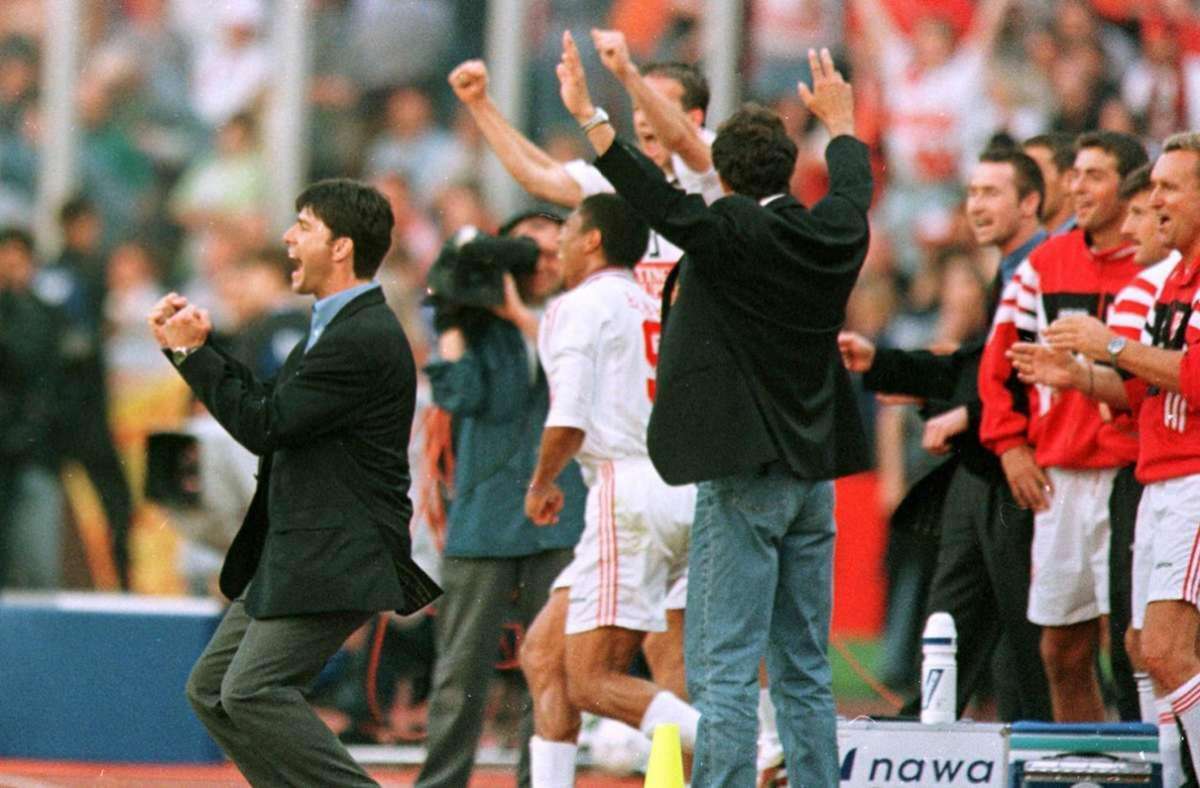 Der Moment des Abpfiffs, der VfB war deutscher Pokalsieger.