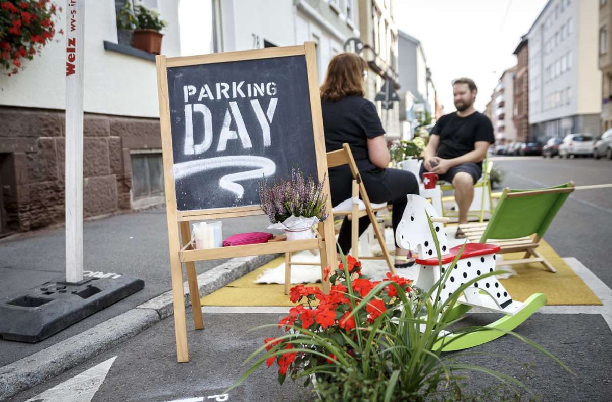 Sitzen statt parken – am Freitag ist Parking Day in Stuttgart.