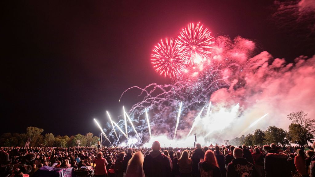 Reaktionen zu Flammende Sterne in Ostfildern: Feuerwerks-Show spaltet die Netzgemeinde